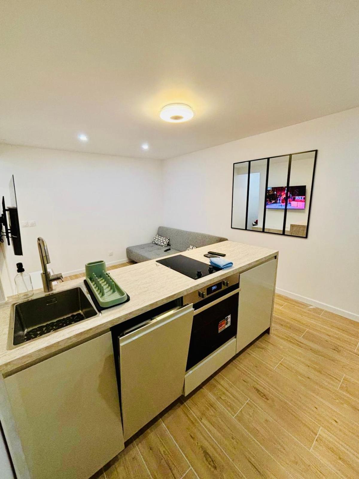 Joli Appartement Renove Incluant Parking A 10 Min De Paris Nanterre Exterior photo
