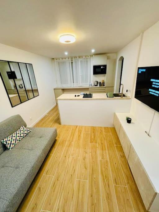 Joli Appartement Renove Incluant Parking A 10 Min De Paris Nanterre Exterior photo