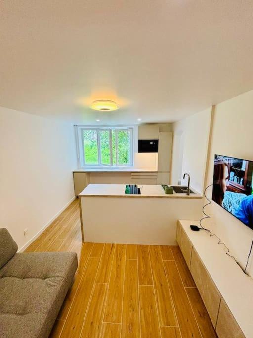 Joli Appartement Renove Incluant Parking A 10 Min De Paris Nanterre Exterior photo