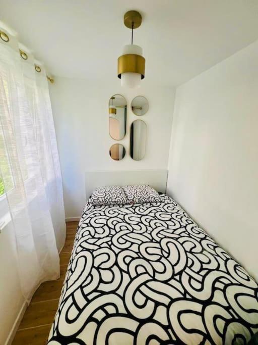 Joli Appartement Renove Incluant Parking A 10 Min De Paris Nanterre Exterior photo